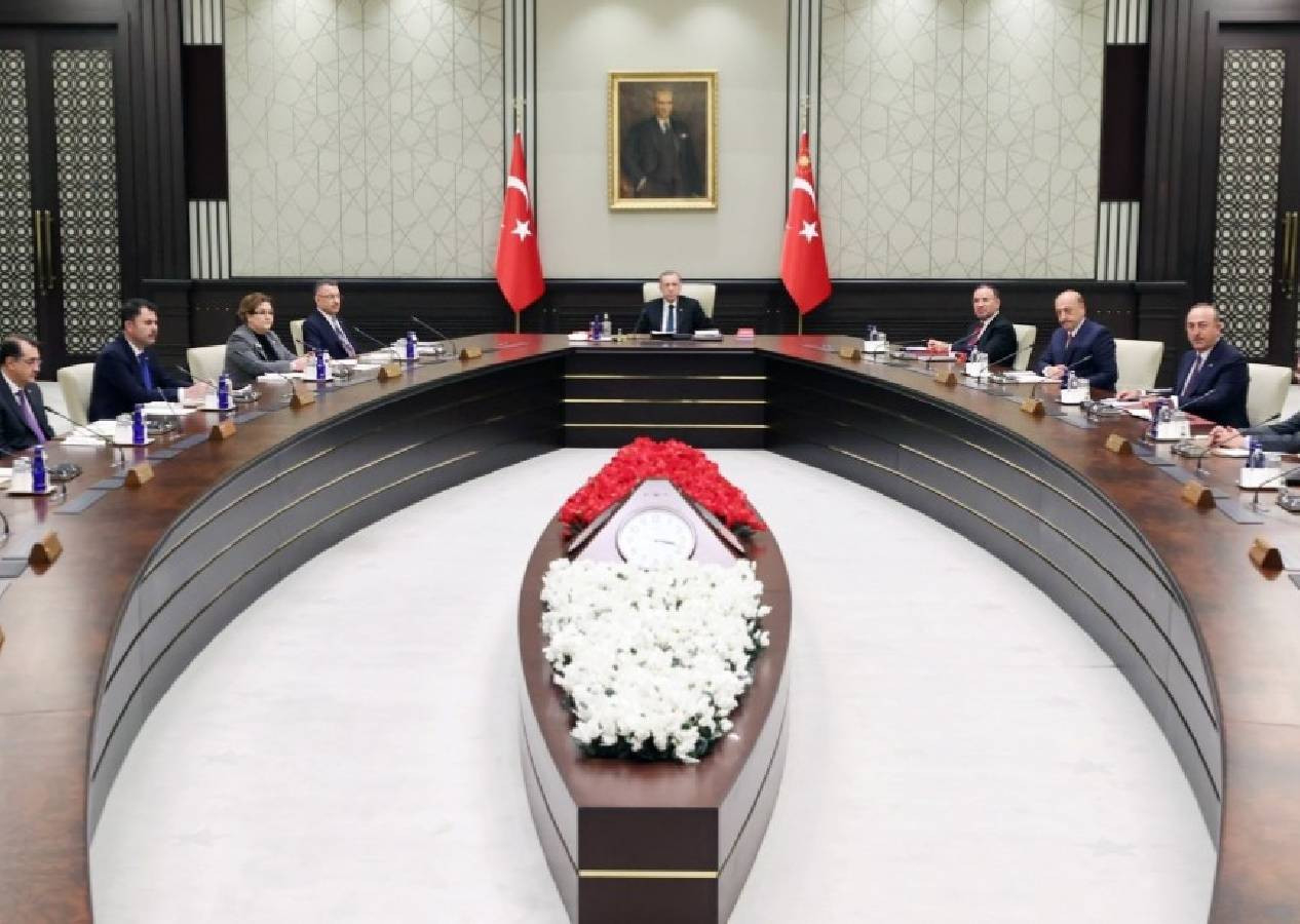 Kabine bugün toplanıyor! Kara harekatı, EYT düzenlemesi, sözleşmelilere kadro…