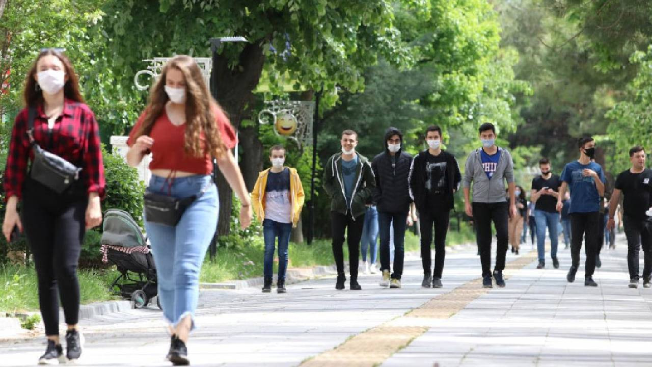 "Gençlerimiz bizi bu ülkeden kovacak!"