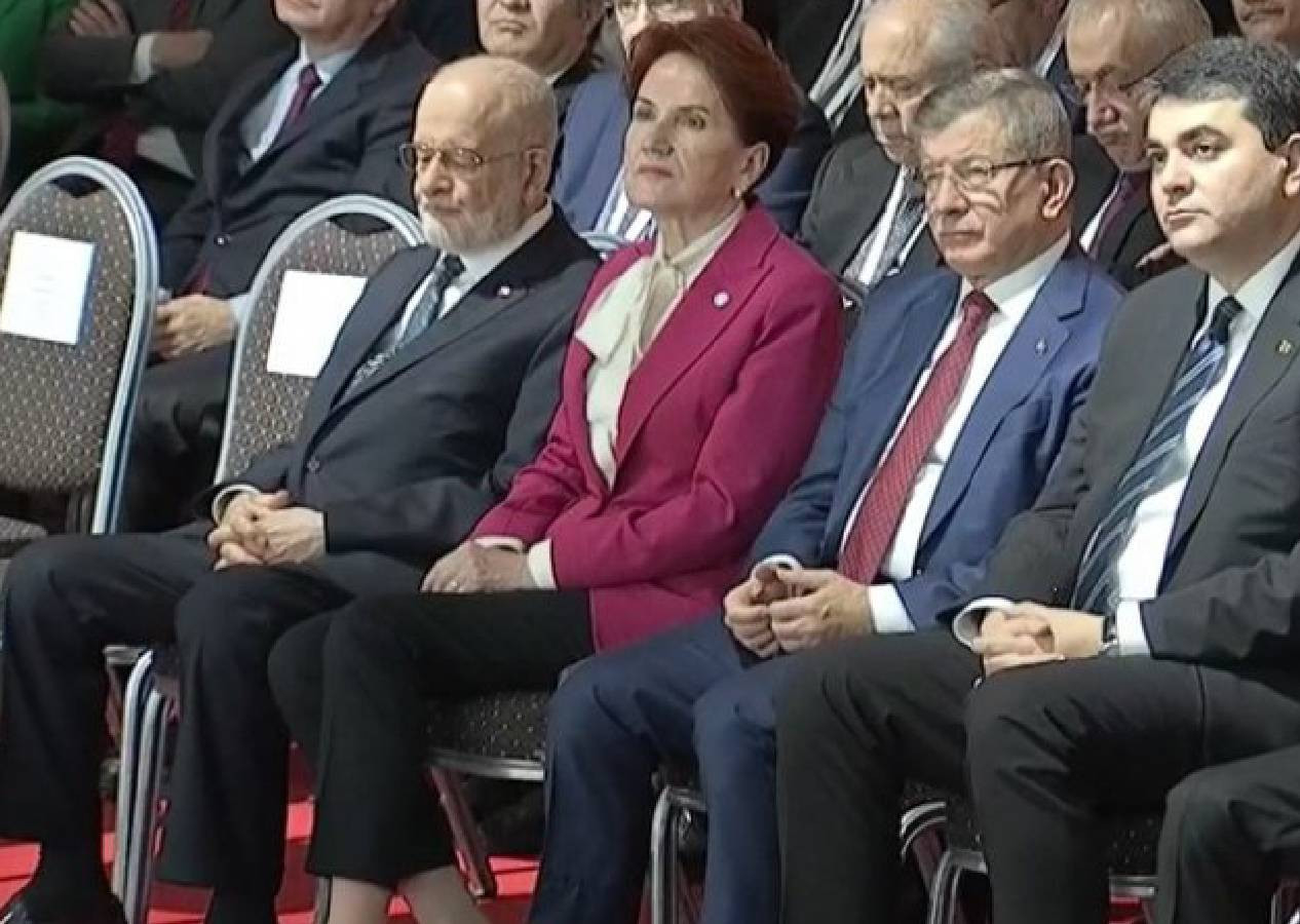 Toplantıda uyuya kaldı! Eski Türkiye hayali Temel Karamollaoğlu’na masal gibi geldi