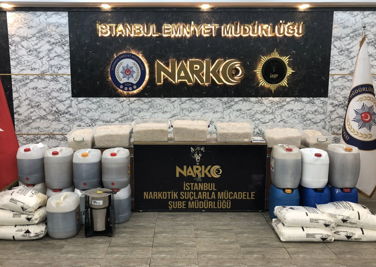 Süleyman Soylu duyurdu: Zehir tacirlerine dev operasyon
