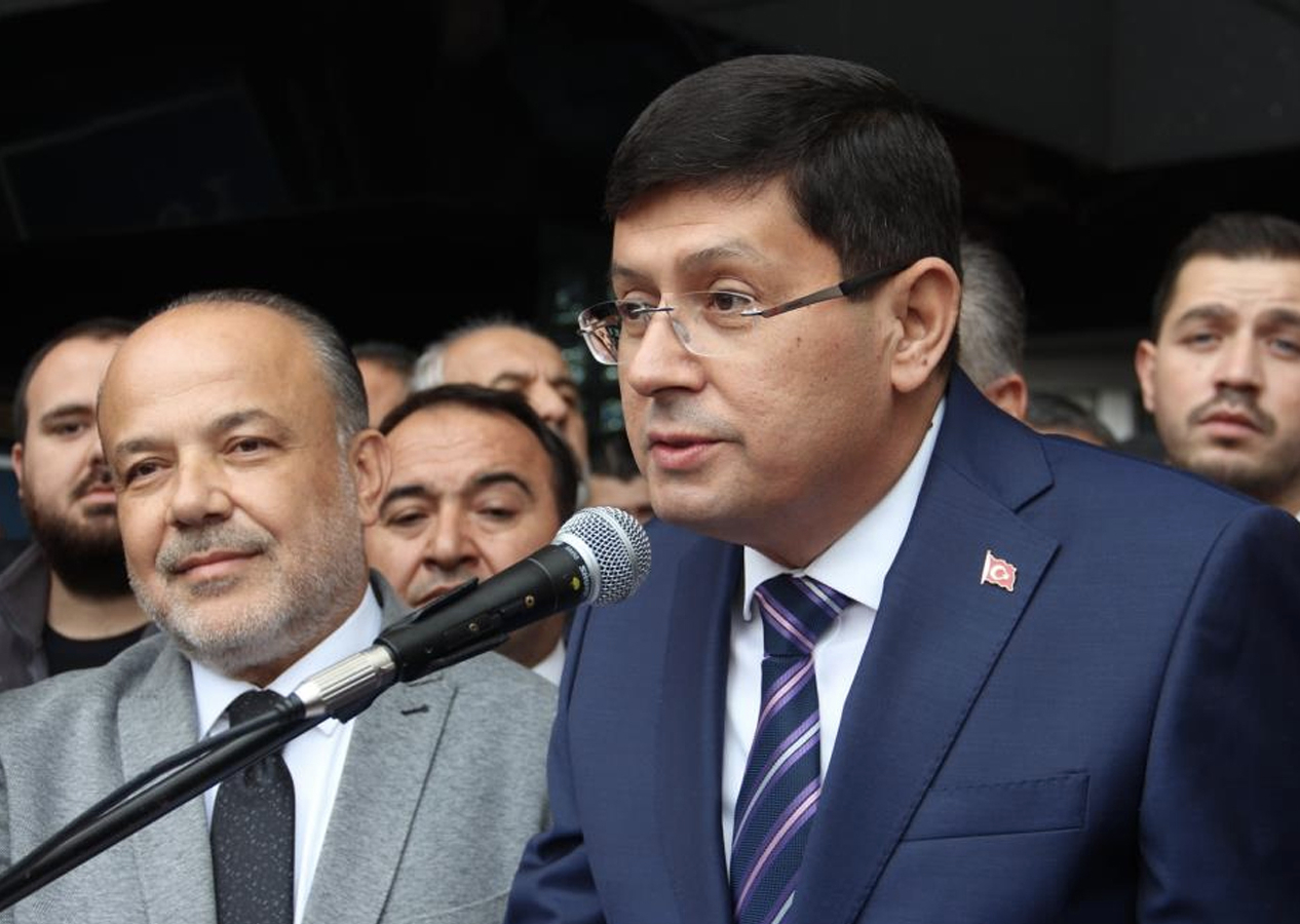 İYİ Parti'den AK Parti'ye geçen Kürşat Engin Özcan'a görkemli karşılama