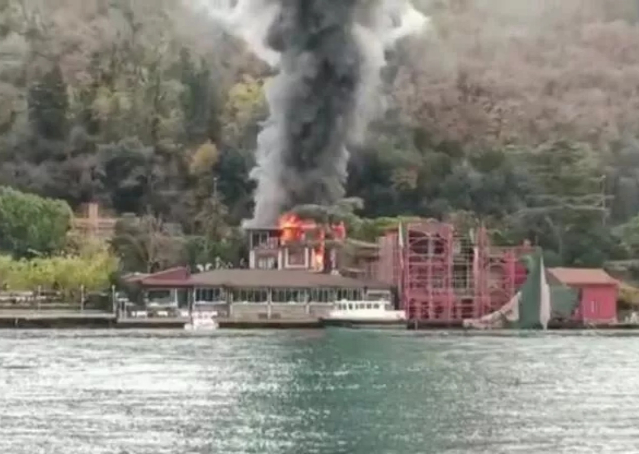 Beykoz'da korkutan yangın: İstanbul Boğazı dumanla kaplandı!