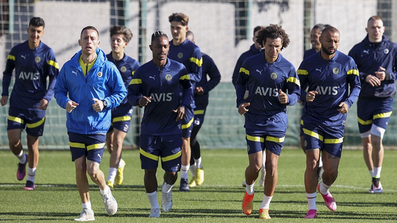 Fenerbahçe kampa girecek