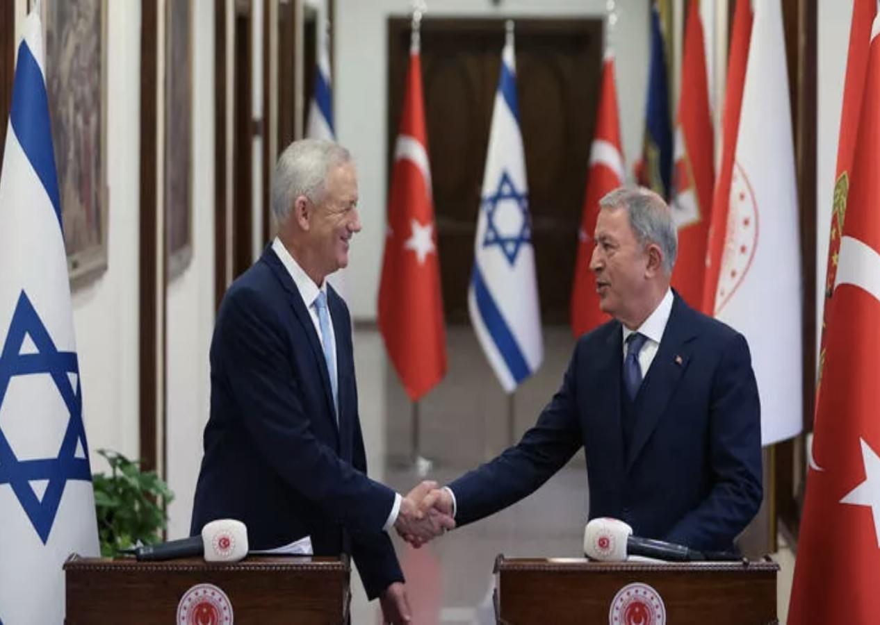 Milli Savunma Bakanı Akar, İsrail Savunma Bakanı Gantz ile görüştü