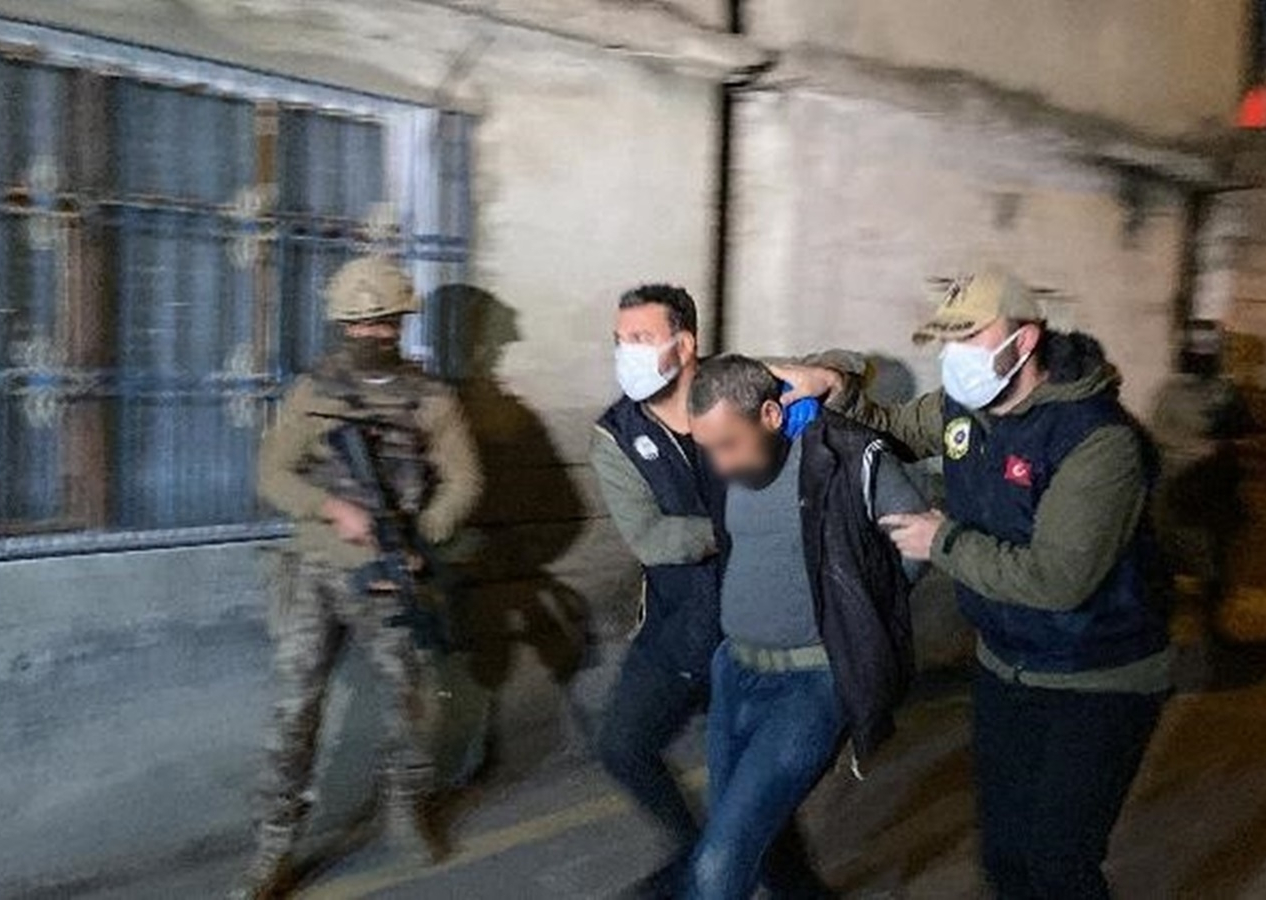 Mersin'de YPG operasyonu: 2 gözaltı