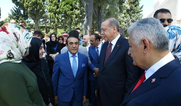 Cumhurbaşkanı ve Başbakan'dan 15 Temmuz Şehitliği'ne ziyaret...