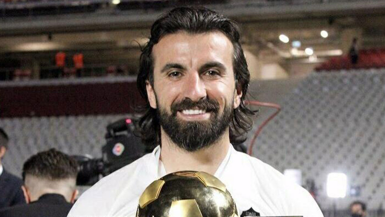 Bucaspor 1928'in Erhan Çelenk'i var