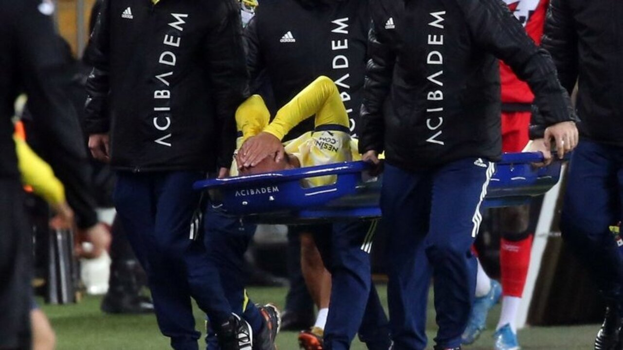 Fenerbahe'ye Rayo Vallecano maçında şok sakatlık! Joao Pedro gözyaşlarıyla oyunu terk etti...