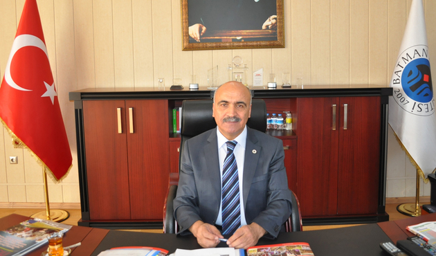 Eski rektör Abdusselam Uluçam Arnavutluk'taki FETÖ okulu ile irtibatlı çıktı!