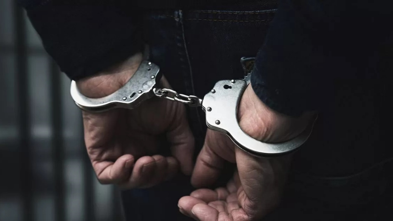 Başına gelecekten habersiz cezaevine ziyarete gitti, polis anında tutukladı