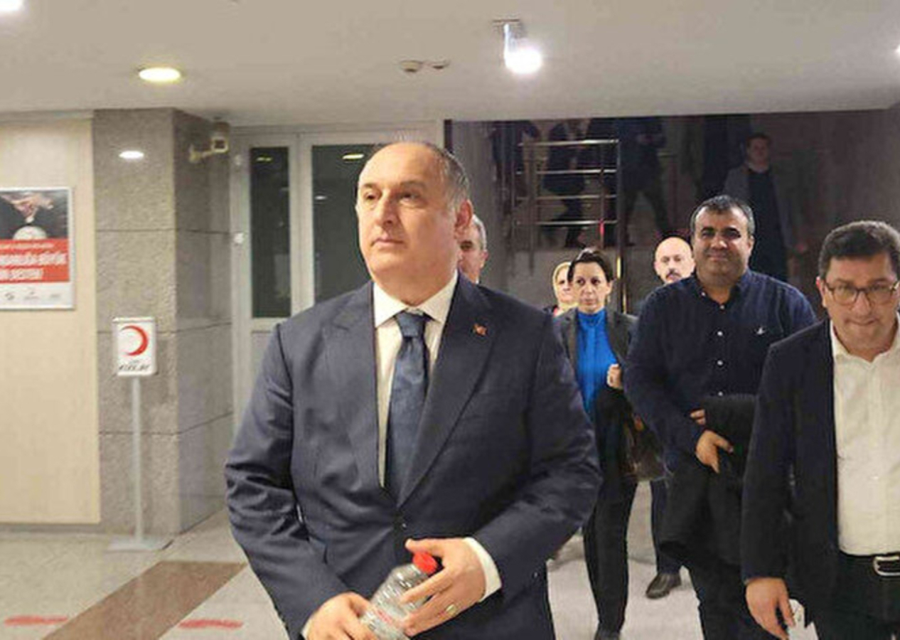 Dolaylı yoldan örgüte yardım etmişti! İBB’li yöneticiye hesap soruluyor