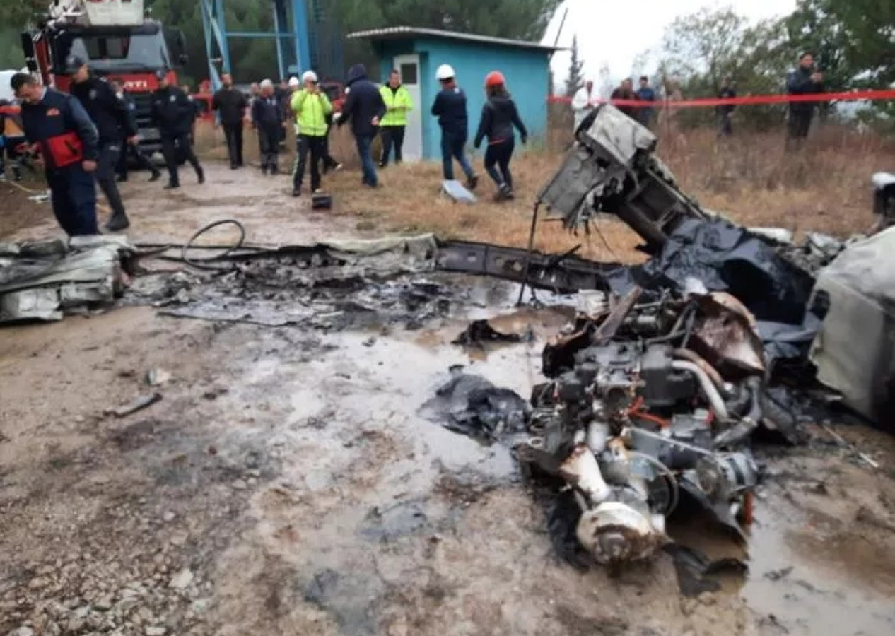 Bursa'da uçak düştü! Vali açıkladı: 2 kişi hayatını kaybetti! İşte ilk görüntüler...