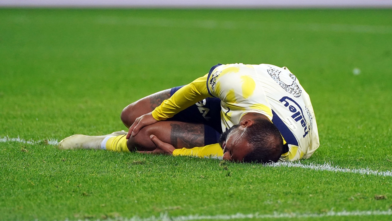 Joao Pedro'dan kötü haber!