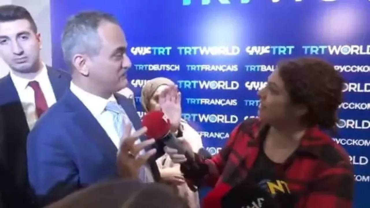 FOX TV muhabirinden skandal tavır!