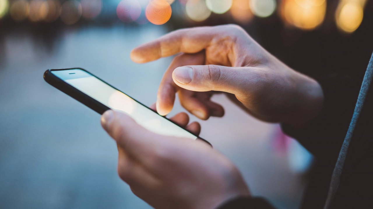 Kenarda kullanmadığı telefonları olanlar dikkat! Uzmanlar uyardı! 1 yıl içerisinde devlet hepsini çöpe atacak!