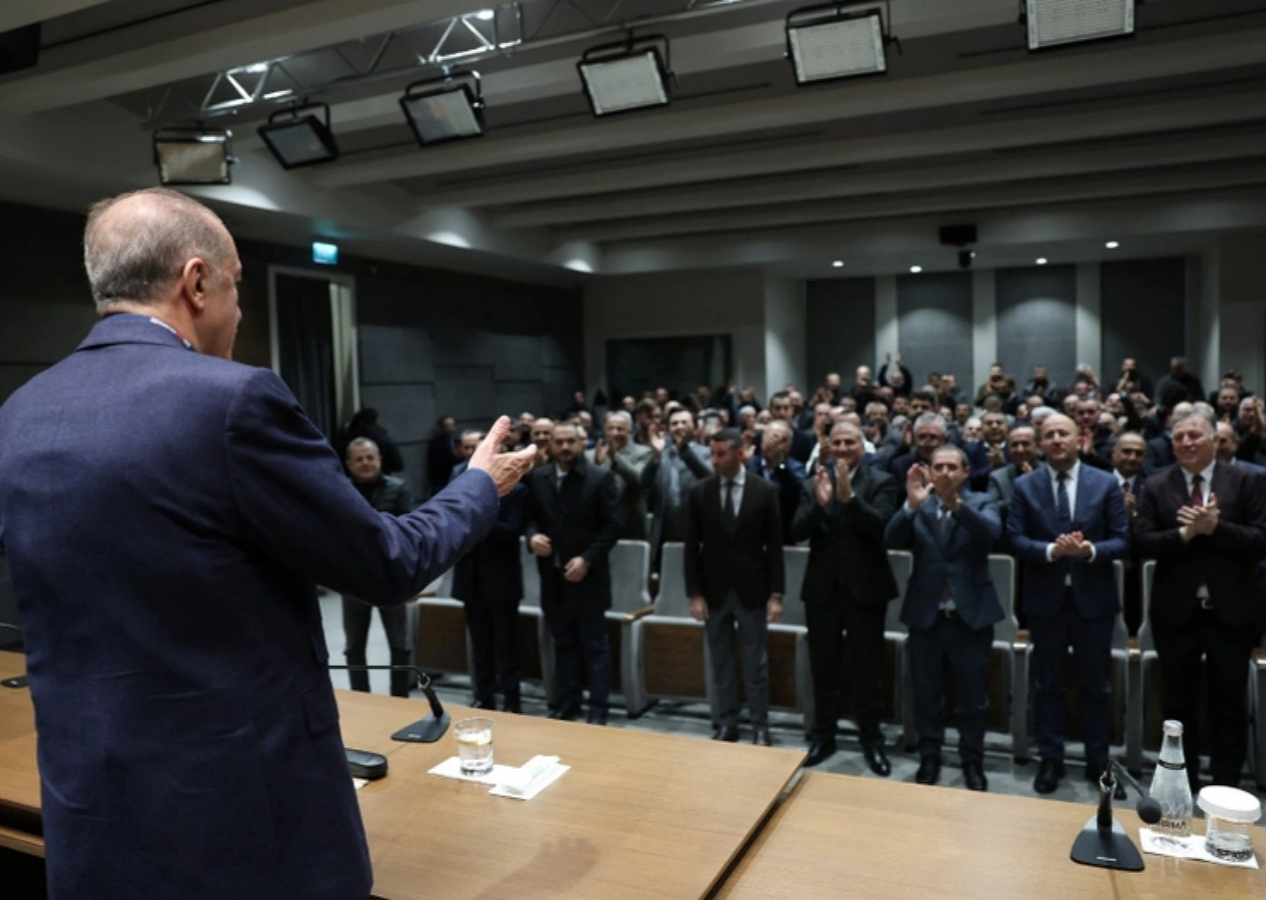 Cumhurbaşkanı Erdoğan Şanlıurfa öncesi minibüs odaları başkanları ve şoförler ile buluştu