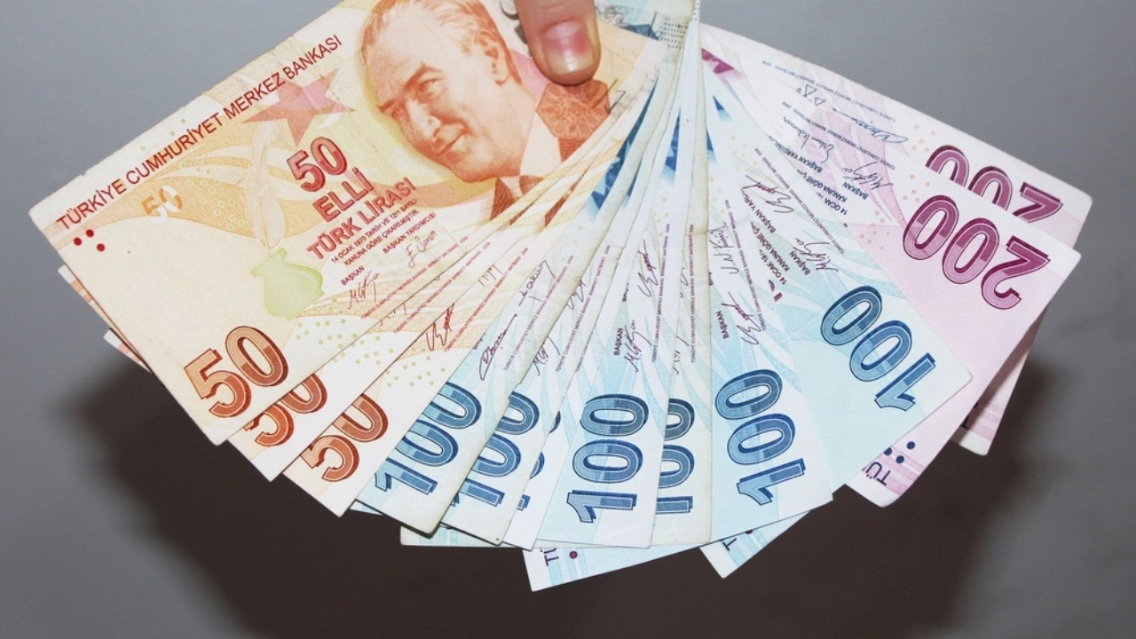 SSK, Bağ - KUR ve Emekli Sandığı mensuplarının dikkatine! Uzman isim 2023 yılının en düşük emekli maaşını duyurdu!