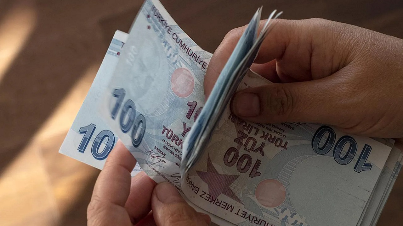 Şehit yakınlarının ve gazilerin dikkatine! Halkbank 100 bin TL'ye kadar olan nakit ihtiyacınızı masrafsız karşılayacak!