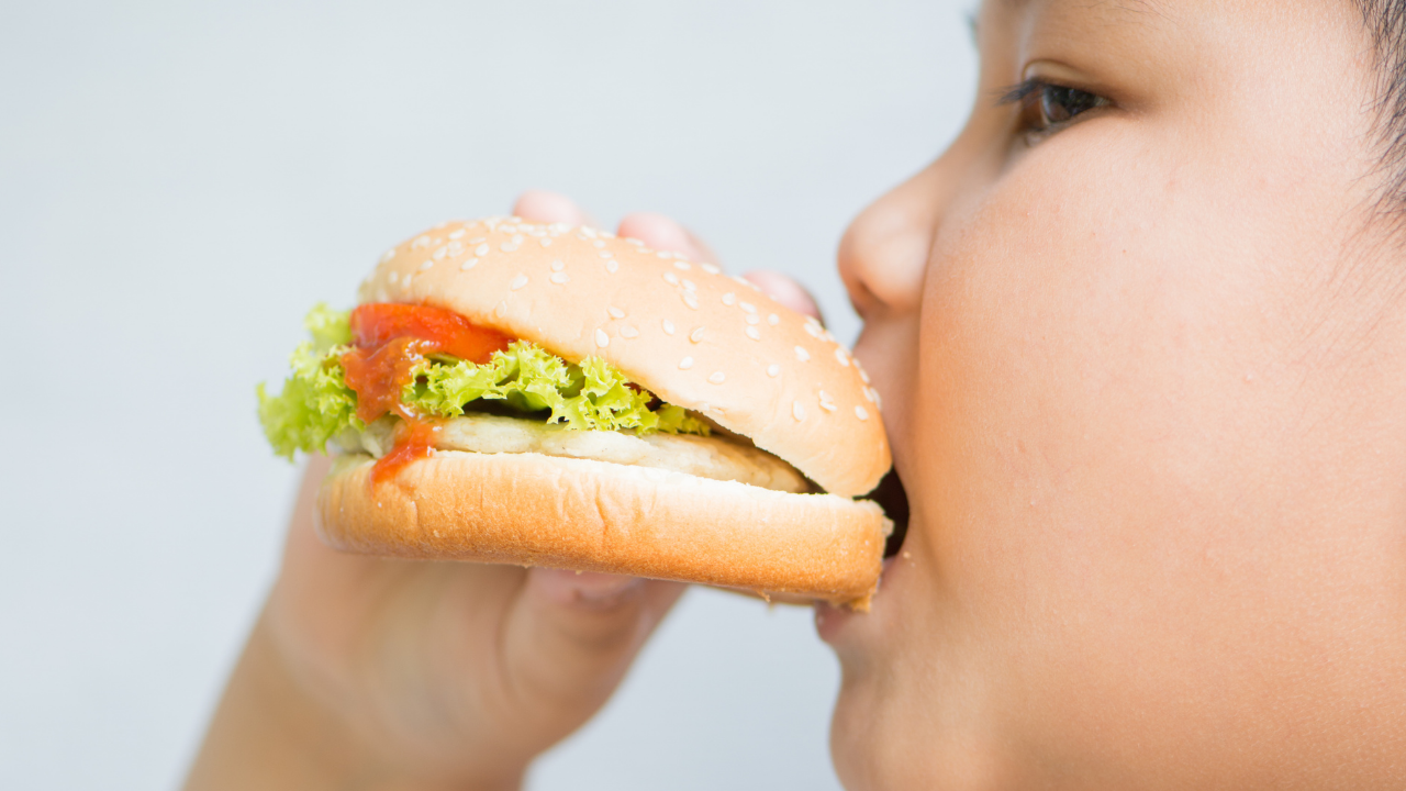 Çocuğunuzun kalp sağlığına iyi gelecek tavsiyeler: Obeziteye dikkat!