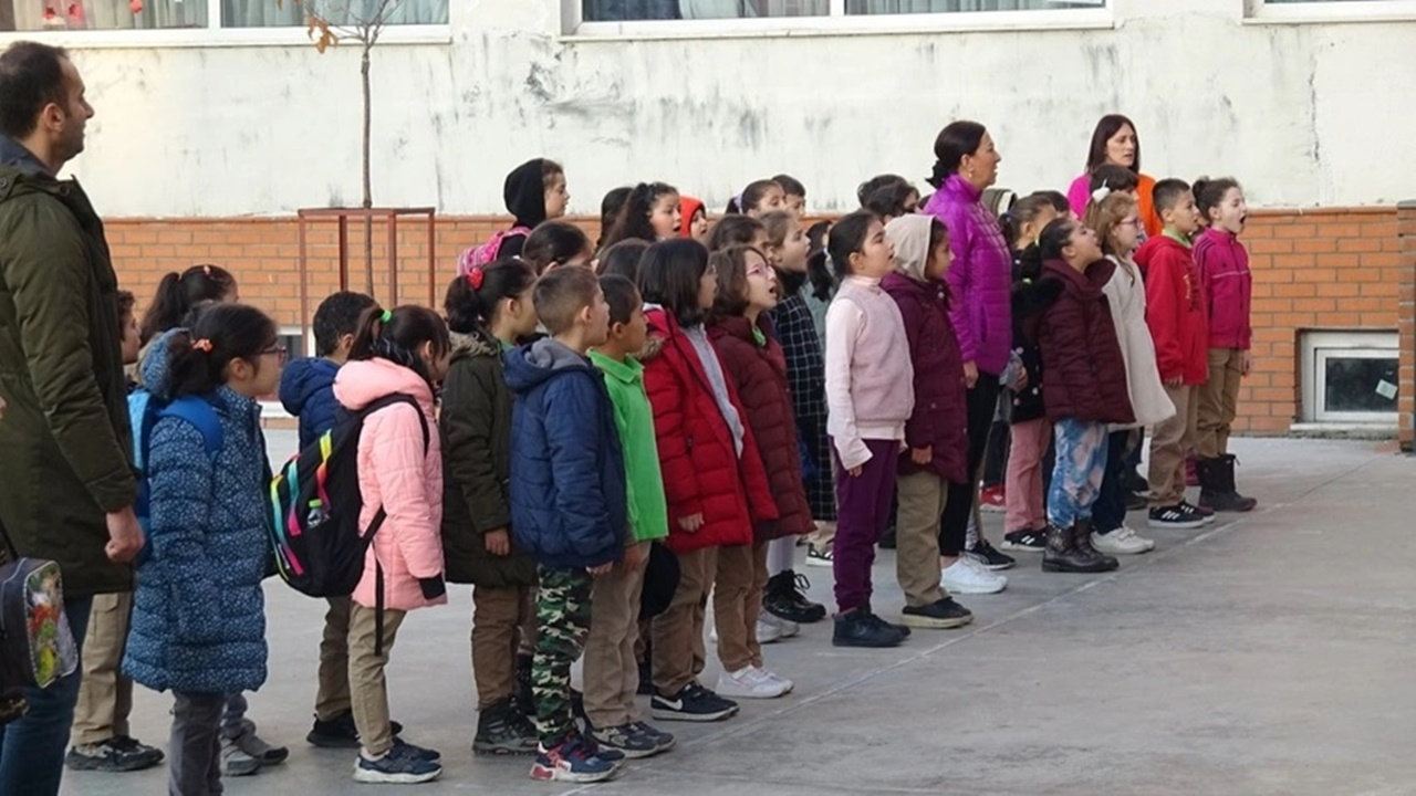 Düzce'de deprem nedeniyle eğitime verilen ara bitti!