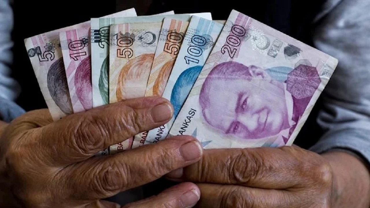 Yapı Kredi Bankası emekliler için kesenin ağzını açtı! Son 25 gün! Maaşa ek 7 bin 500 TL'lik ödeme alma fırsatı!