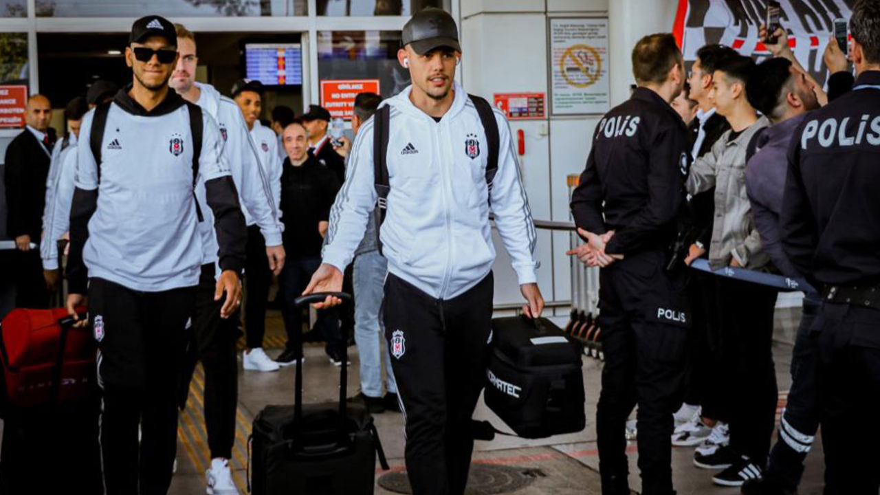 Beşiktaş kamp için Antalya'da