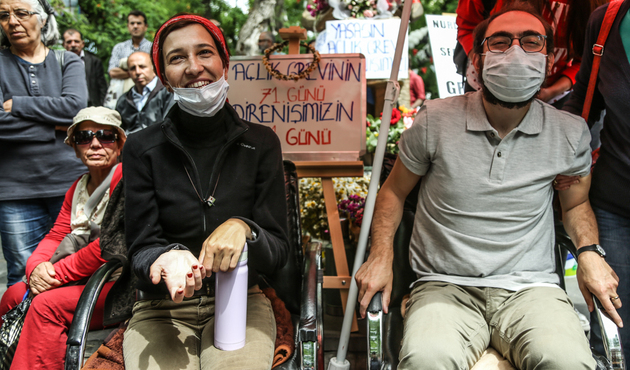 Süleyman Soylu‏'dan Hürriyet'e "teröre yardım ve yataklık" uyarısı!