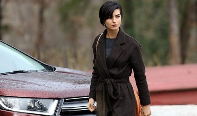 Tuba Büyüküstün, sevgilisinin fotoğrafını beğendiğine pişman oldu!