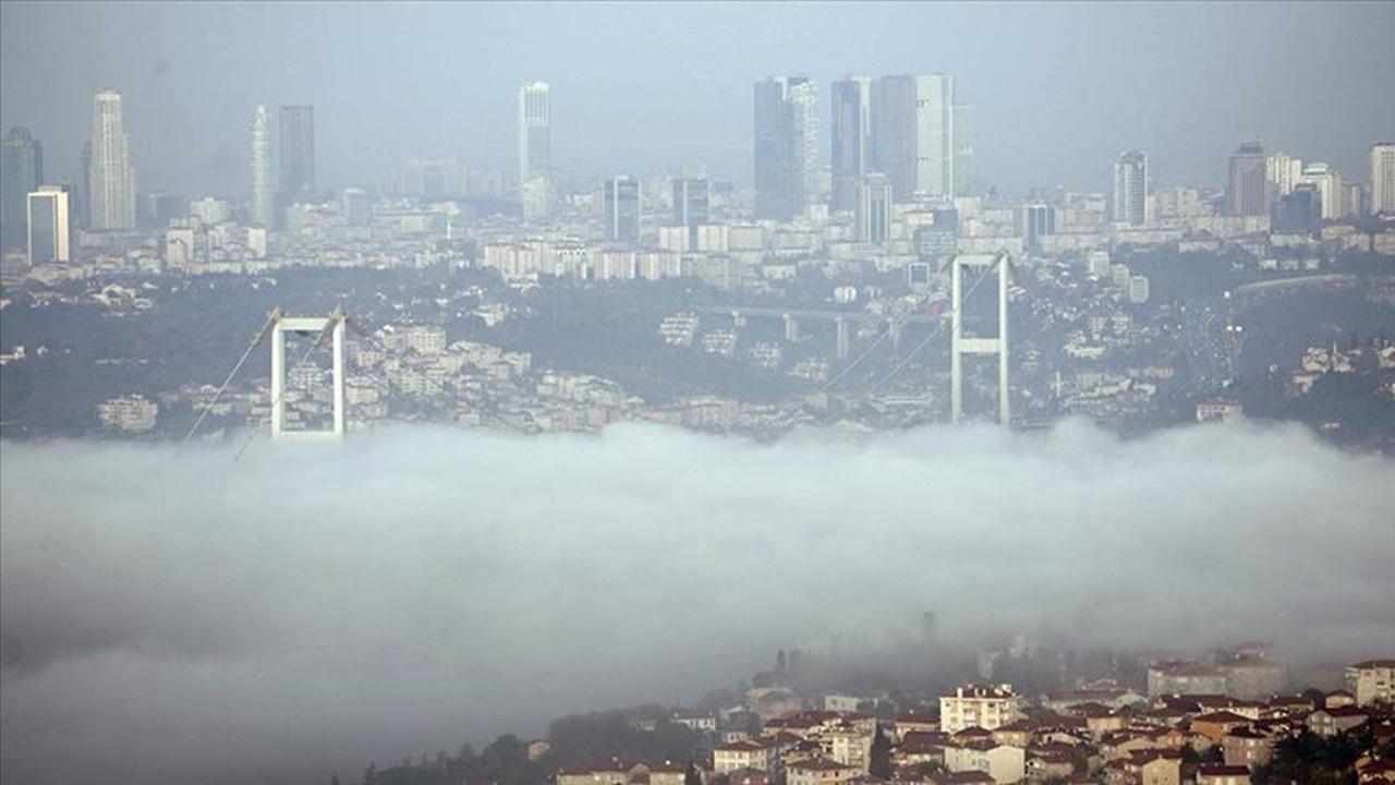 Meteorolojiden İstanbullulara sis uyarısı! Göz gözü görmeyecek