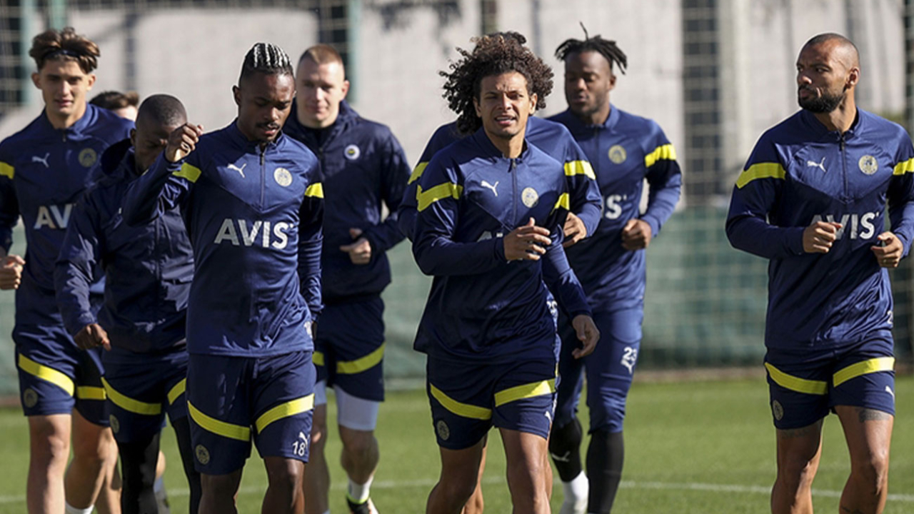 Fenerbahçe'de Antalya kadrosu açıklandı