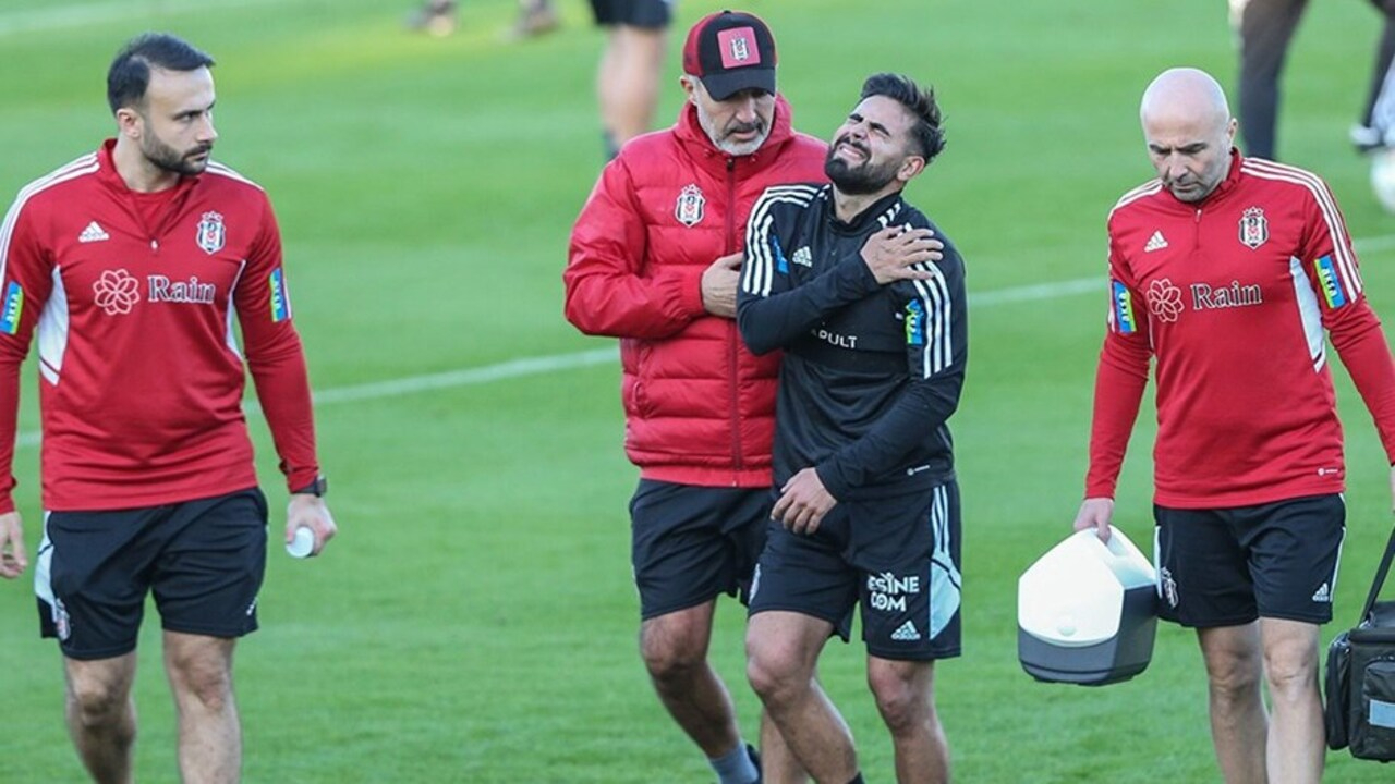 Beşiktaş antrenmanında korkutan an! Gözyaşlarını tutamadı...