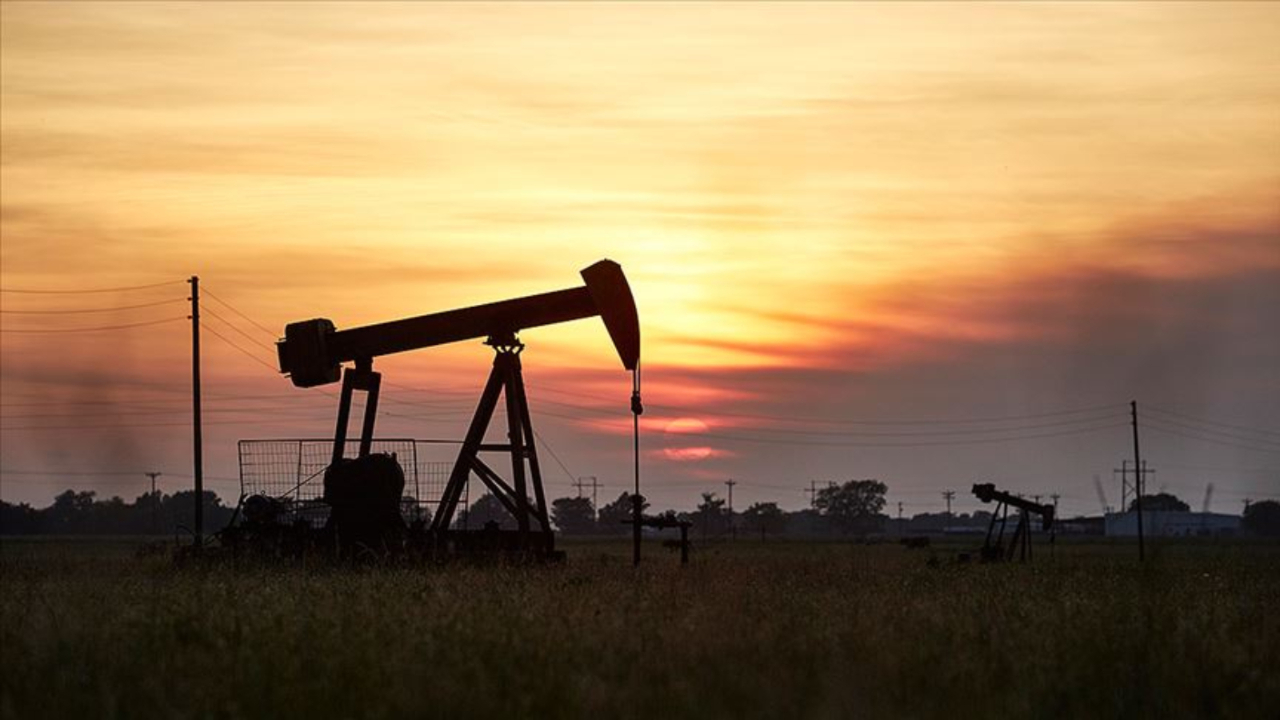 Petrol çakıldı! Akaryakıtta indirim bekleniyor…