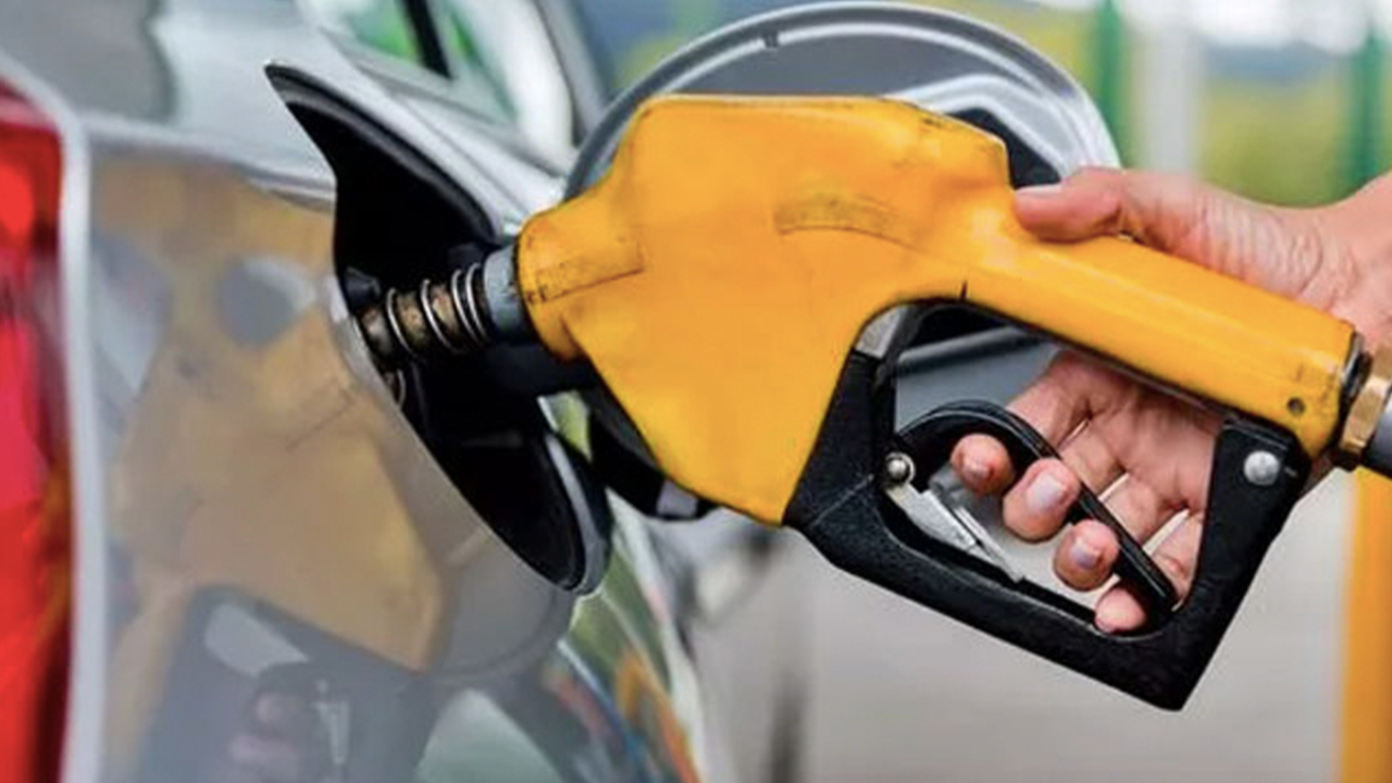 Benzine ve motorine indirim yolda! Bu gece fiyatlar değişecek