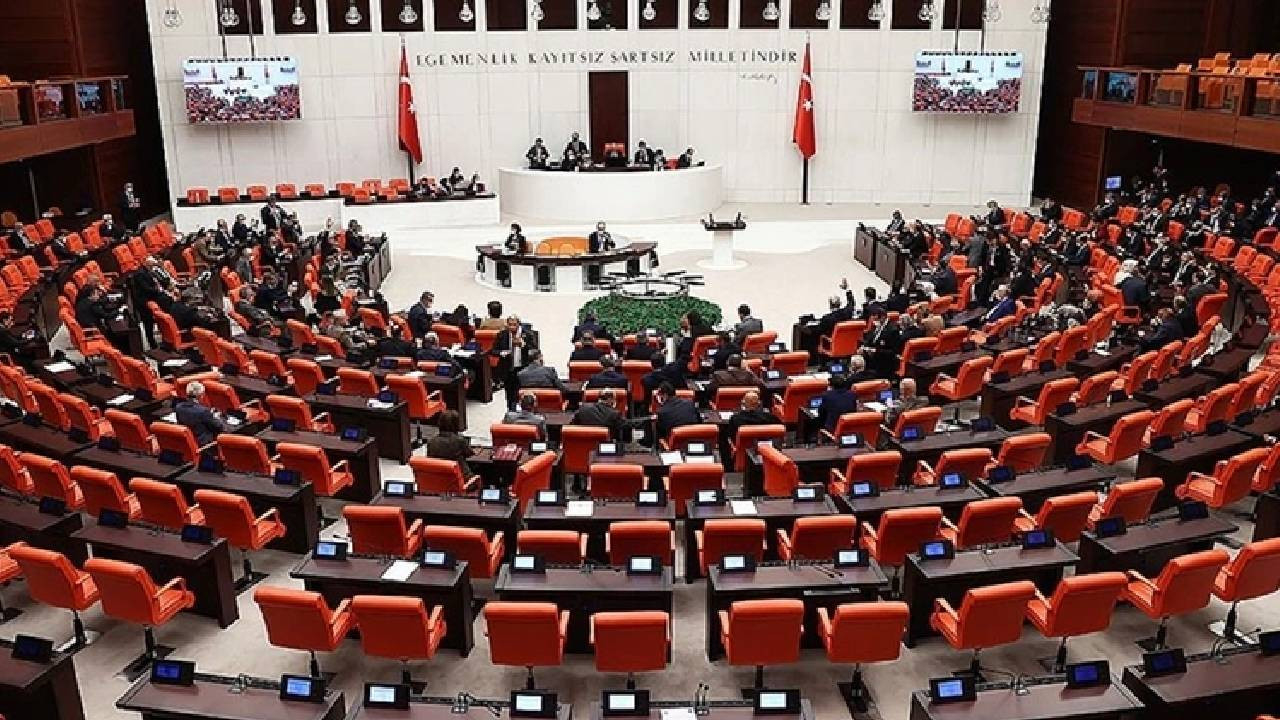 Cinsiyet değişikliğine karşı teklif! Yasaklansın önerisi