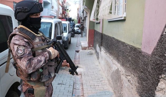Adana'da DEAŞ'ın 'Meydan' grubu çökertildi! 5 kişi gözaltında...