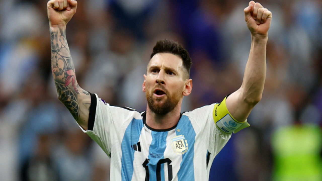 Messi gözünü kararttı! Kupaya giderken rekoru da kırdı...