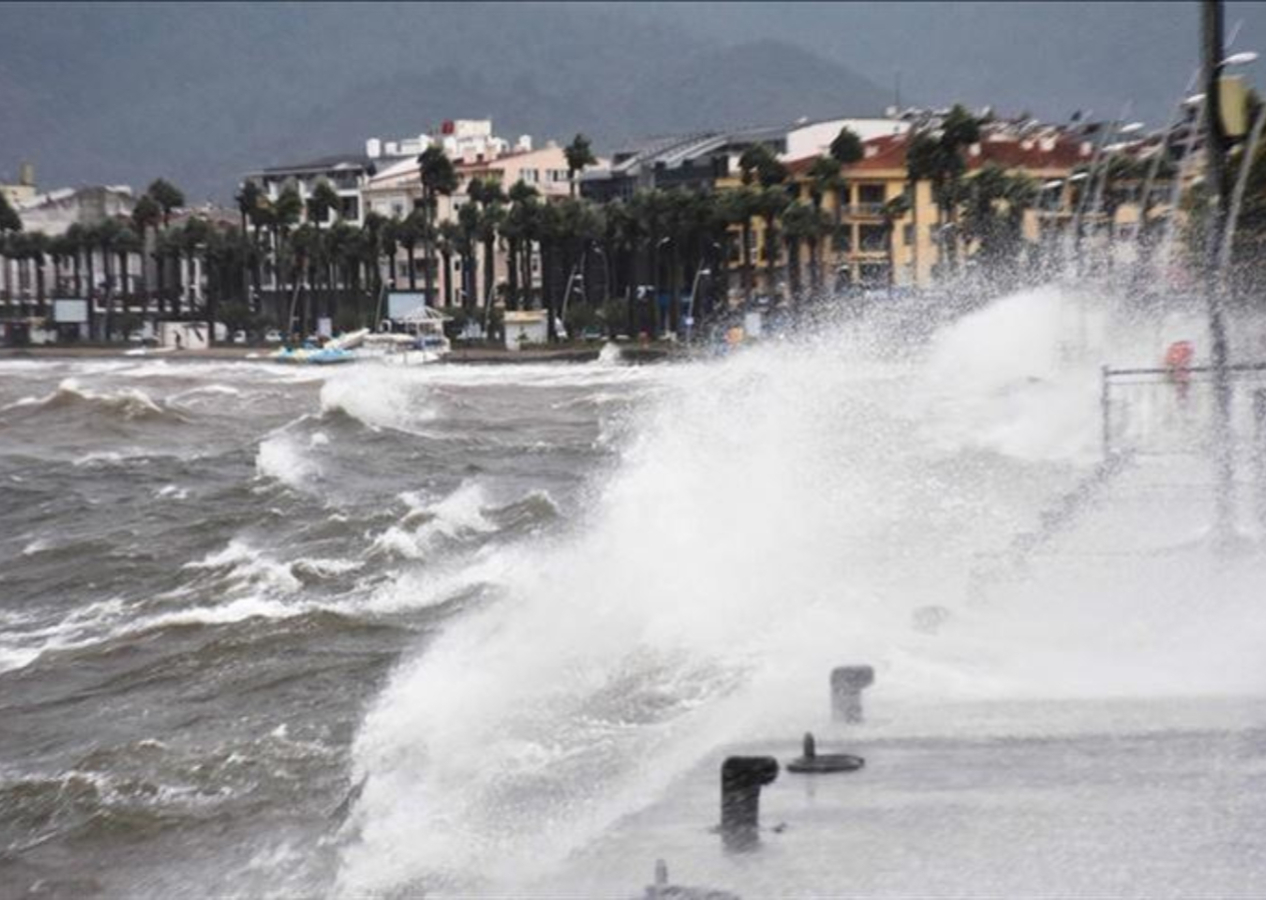 İzmir’e sel, yıldırım, rüzgar ve dolu uyarısı!
