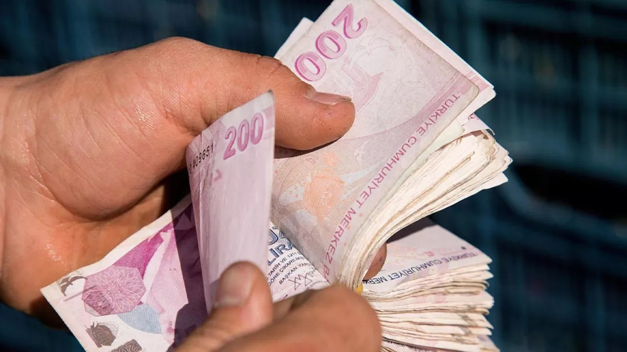 EYT yasasından yararlanmak isteyenler dikkat! Denizbank, prim borçlarınızı kapatın diye faizleri dibe çekti!