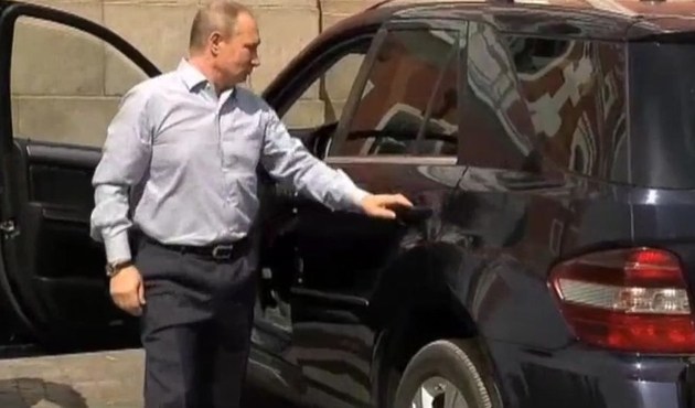 Putin'in cipindeki gizemli kadın kim/Video...