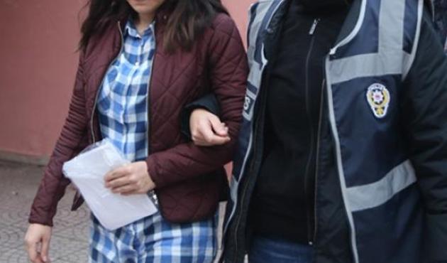 Cezaevine "motivasyon" mektubu sokmaya çalışıyordu! FETÖ'cü kadın öğretmen tutuklandı...