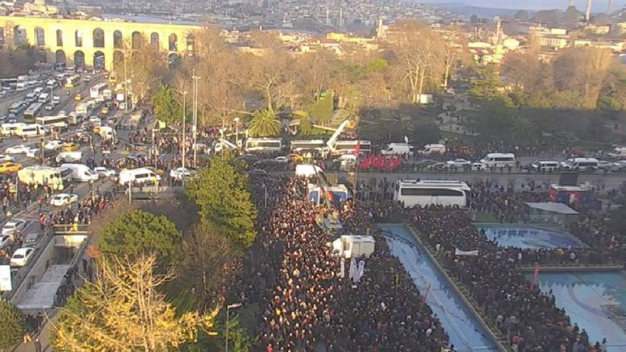 İmamoğlu’dan dava şovu! Saraçhane'yi miting alanına çevirdi