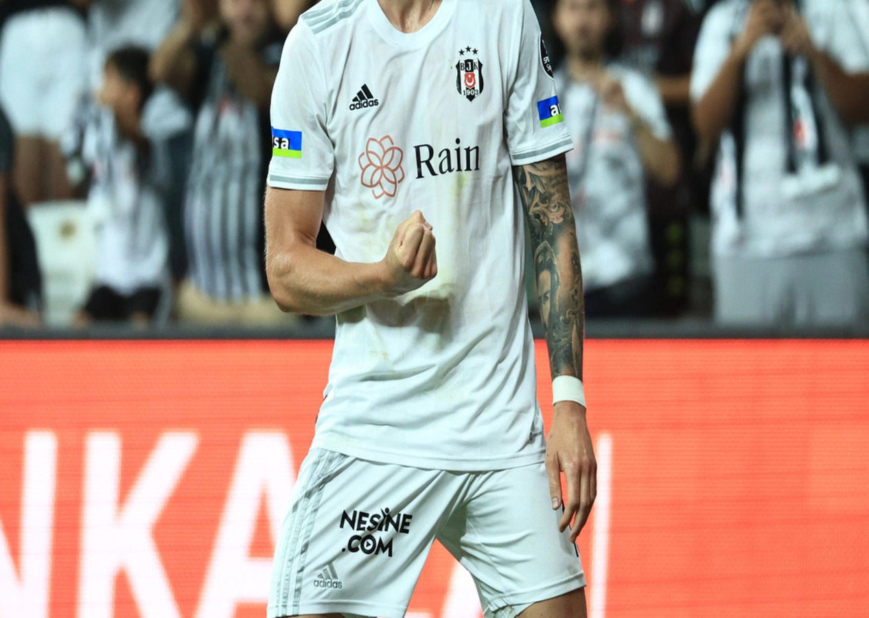 Beşiktaş'ta korkutan gelişme! Yıldız oyuncu takımı tarafından geri çağrılabilir...