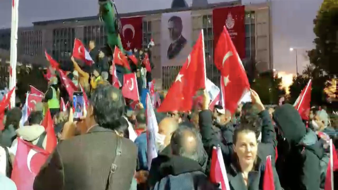 Süperhaber Saraçhane'de...