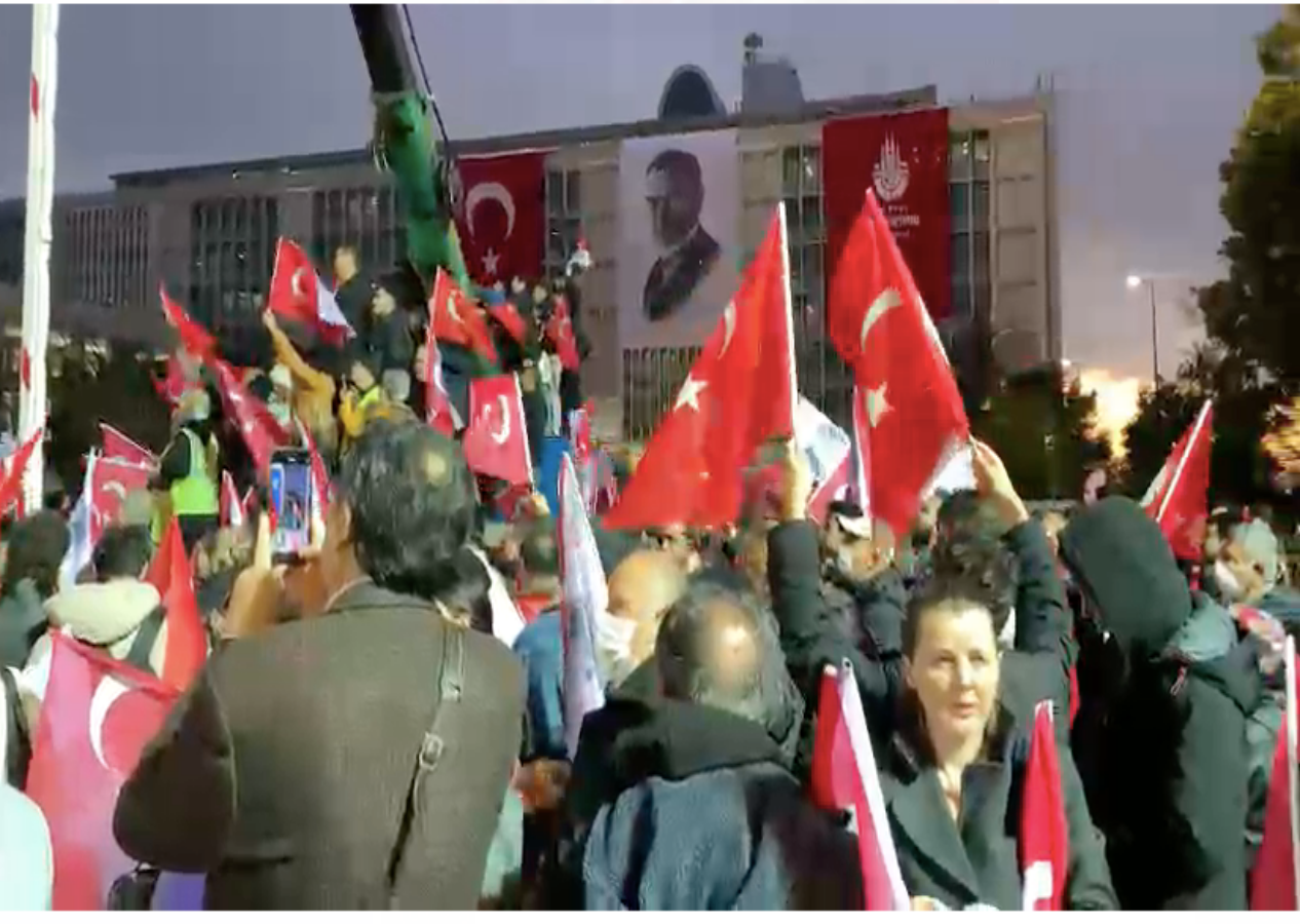 Süperhaber Saraçhane'de...