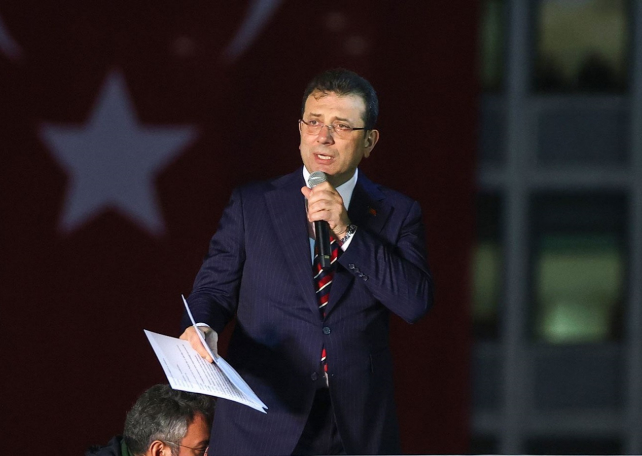 Ekrem İmamoğlu, hakaret etti ama mağdur oldu