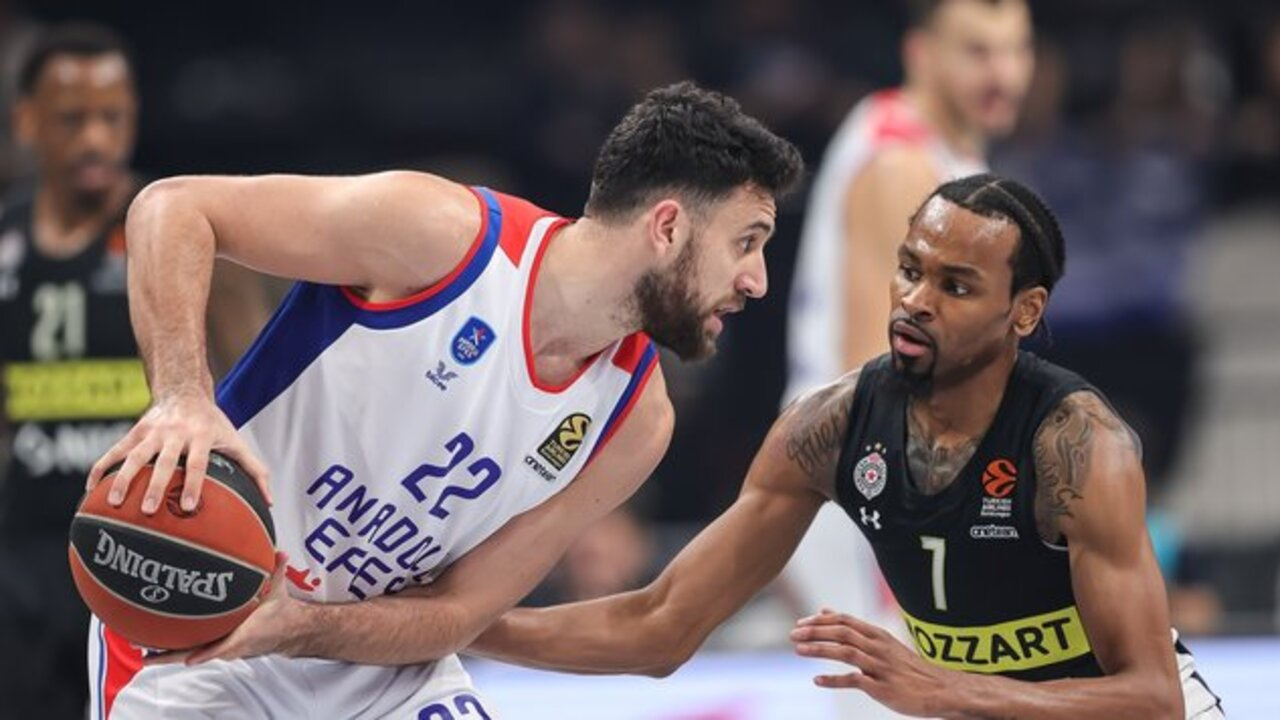 Partizan 82 - 79 Anadolu Efes | Maç sonucu
