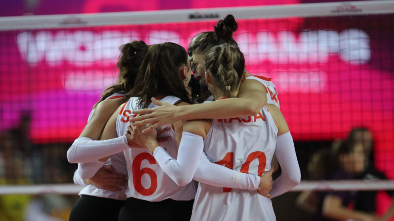 Eczacıbaşı yarı finale yükseldi