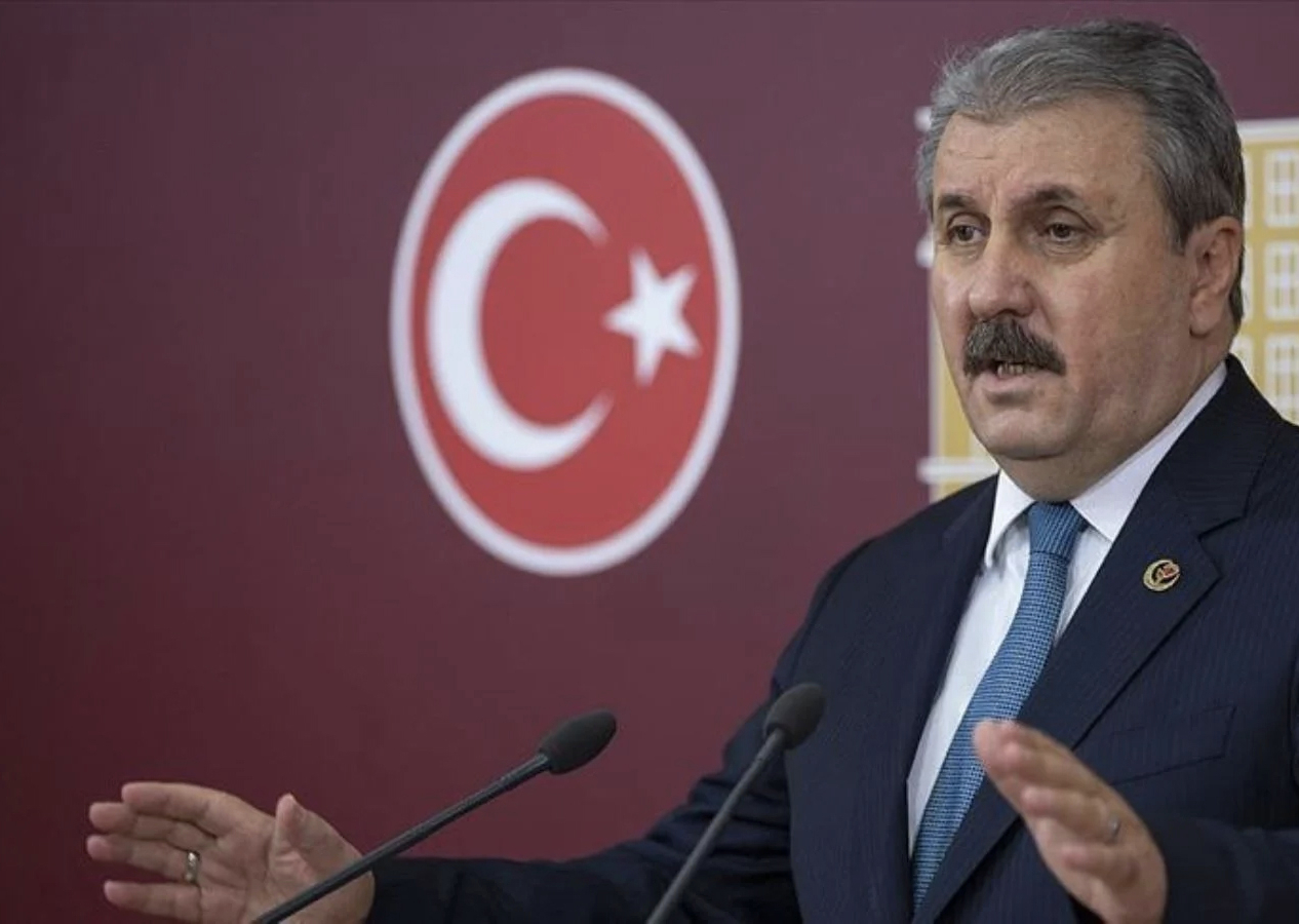 Mustafa Destici'den İmamoğlu tepkisi: "Utanmasalar zil takıp oynayacaklardı"