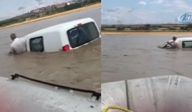 Aracıyla sel sularına kapılan vatandaş böyle kurtarıldı/Video...