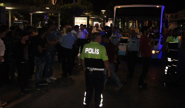 Konya'da belediye otobüsü yolculara çarptı: 5 yaralı...